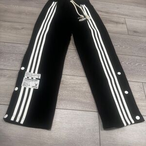 NWT SIZE S SUPER CUTE GYM PANTS